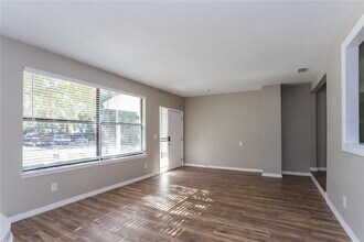 5763 Crestmont Ave in Clearwater, FL - Building Photo - Building Photo