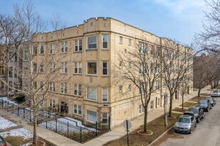 2119-2127 N Richmond St Apartamentos