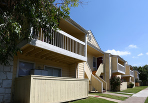Huntington Hollow Apartments