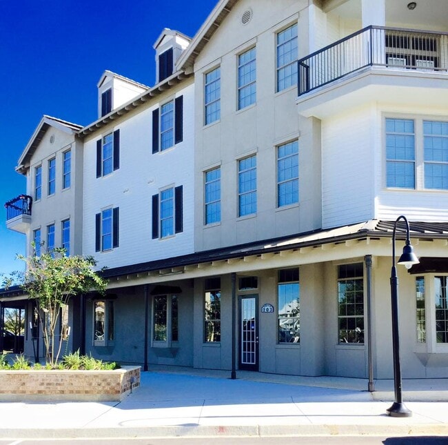 Waterview Apartment Homes in Youngsville, LA - Foto de edificio - Building Photo