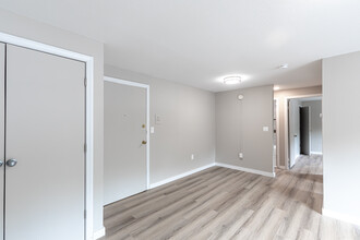 Coachlight Village in East Hartford, CT - Building Photo - Interior Photo