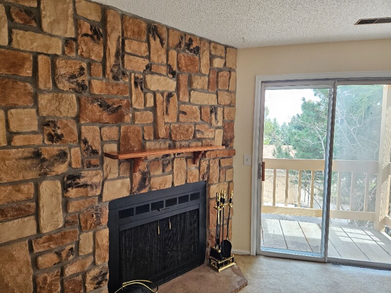 912 Tenderfoot Hill Rd, Unit 204 in Colorado Springs, CO - Foto de edificio