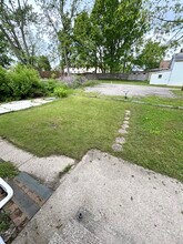 829 N Walnut St, Unit 1 in Lansing, MI - Building Photo - Building Photo