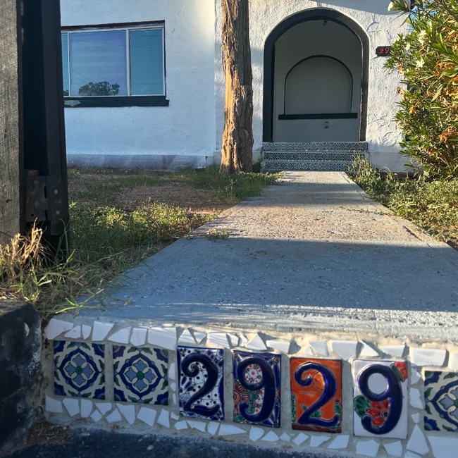 property at 2929 Mobile Ave