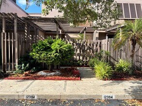 12304 NW 11th Ct in Pembroke Pines, FL - Building Photo - Building Photo
