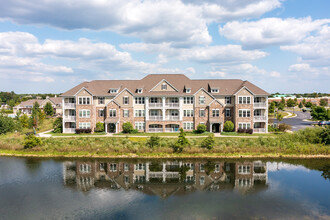 Tapestry Naperville in Naperville, IL - Foto de edificio - Building Photo