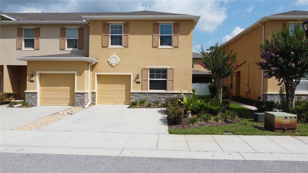 8422 Pine River Rd in Tampa, FL - Building Photo