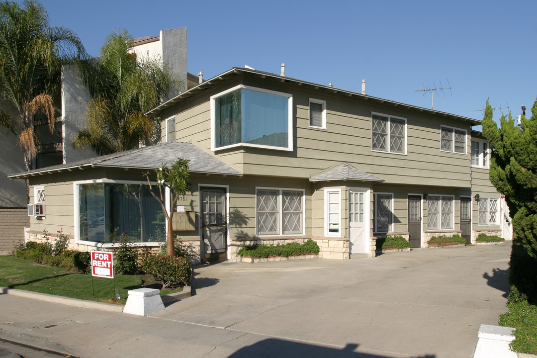 4781 E Pacific Coast Hwy in Long Beach, CA - Building Photo