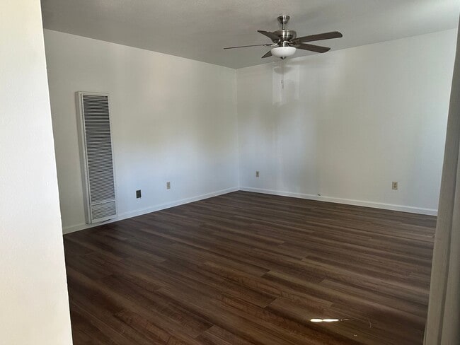 1415 Hemlock Ave in Anderson, CA - Building Photo - Building Photo