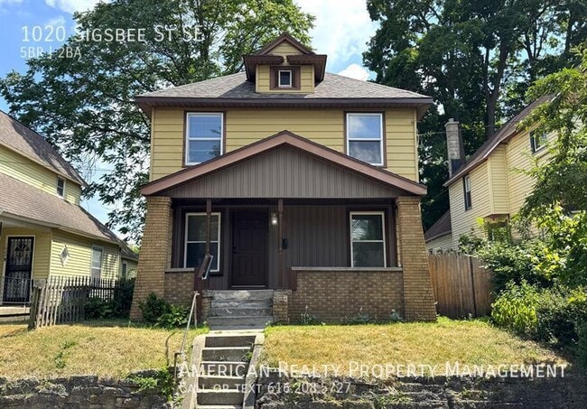 property at 1020 Sigsbee St SE