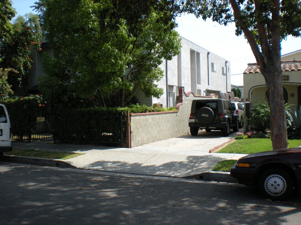2120 Stewart St in Santa Monica, CA - Building Photo