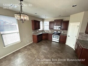 5608 Sanderling Rd in Oklahoma City, OK - Foto de edificio - Building Photo