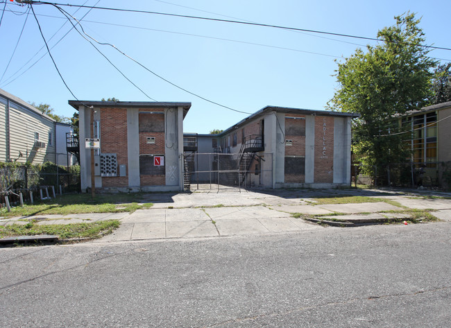 2726 Dryades St in New Orleans, LA - Foto de edificio - Building Photo