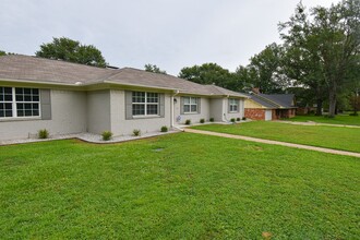 1812 Circle Dr in Tyler, TX - Building Photo - Building Photo