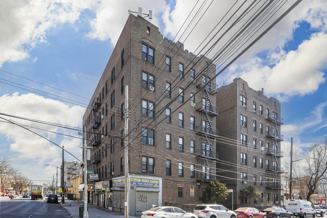 885 Troy Avenue in Brooklyn, NY - Building Photo