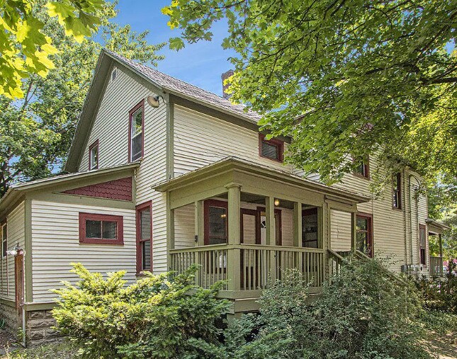 property at 1105 Lake St