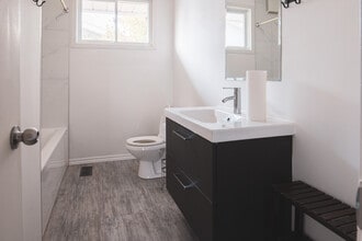 Private Rooms near Carleton University - 4 in Ottawa, ON - Building Photo - Building Photo