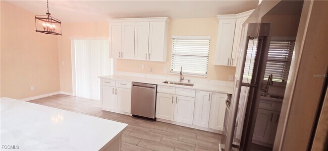 property at 930 SW 34th St