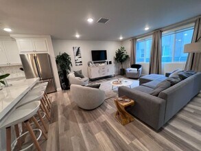 354 Walnut Ave in Carlsbad, CA - Building Photo - Building Photo