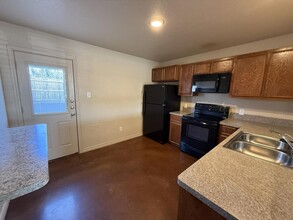4208 Primrose Dr in Copperas Cove, TX - Foto de edificio - Building Photo