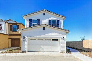 29361 Walnut Tree Way in Winchester, CA - Building Photo