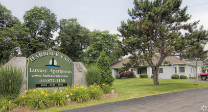 Harbour East Apartments in Rockford, IL - Building Photo - Building Photo