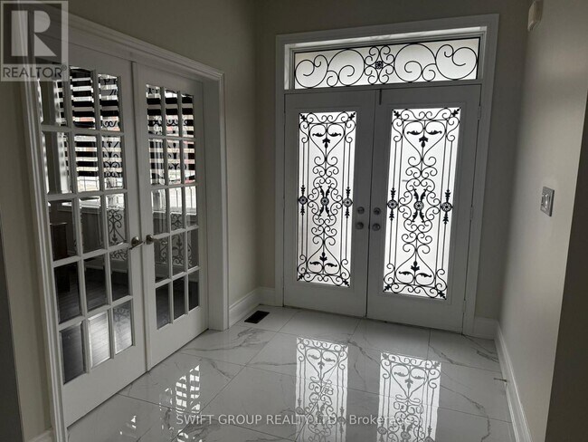 43 Martin Byrne Dr in Brampton, ON - Building Photo - Building Photo