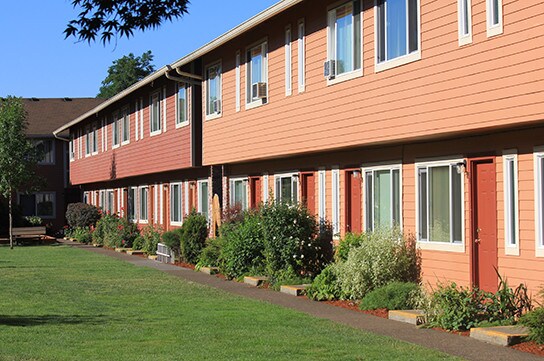 Willow Park Apartments in Forest Grove, OR - Building Photo