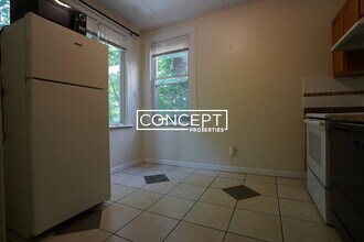 18 Euston St, Unit 4 in Brookline, MA - Foto de edificio - Building Photo