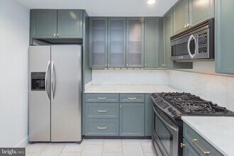 1323 Clifton St NW in Washington, DC - Building Photo - Building Photo