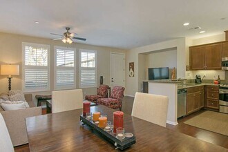 10648 Village Haven Trail in San Diego, CA - Building Photo - Building Photo