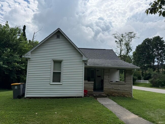 property at 1102 N Woodburn Ave