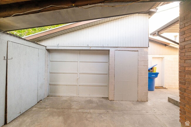 561 Beverly Ave, Unit Massive 1,562 Sq Ft Garag in Orem, UT - Building Photo - Building Photo