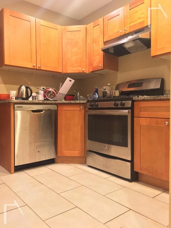 322 St Paul St, Unit 5 in Brookline, MA - Building Photo - Building Photo
