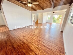 2407 Komo Mai Dr in Pearl City, HI - Building Photo - Building Photo