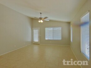 41265 W Walker Wy in Maricopa, AZ - Foto de edificio - Building Photo