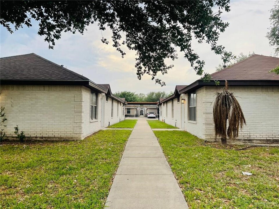 1711 Tampa St in Edinburg, TX - Building Photo