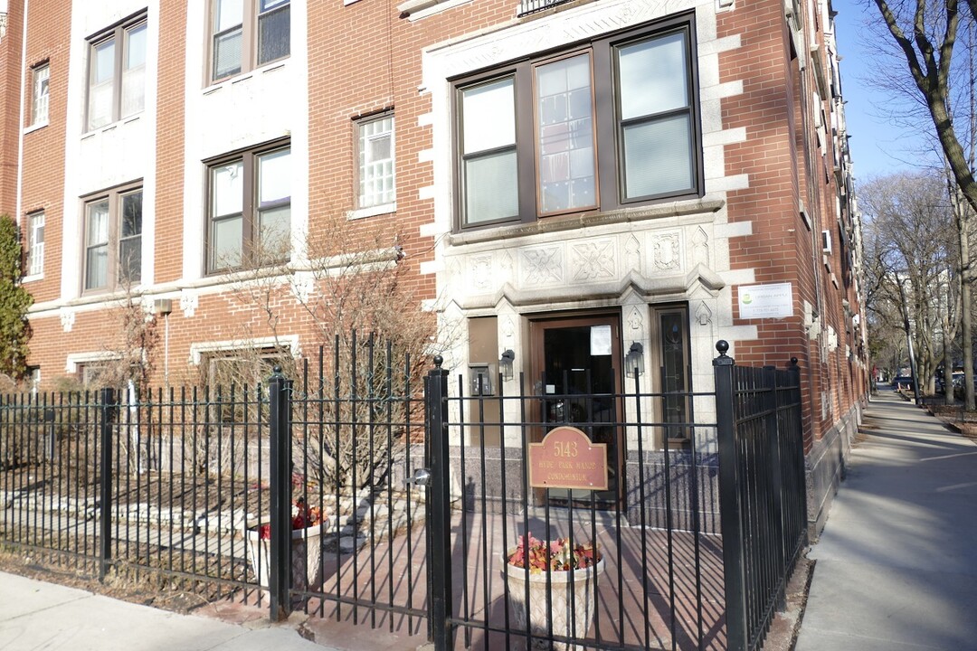 5143 S Kenwood Ave in Chicago, IL - Building Photo