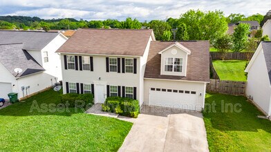 2123 Cartmill Dr in Powell, TN - Building Photo - Building Photo
