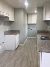 16588 Vine St, Unit #B in Hesperia, CA - Building Photo - Building Photo