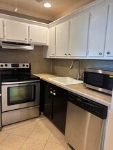 87 Windsor D in West Palm Beach, FL - Building Photo - Building Photo