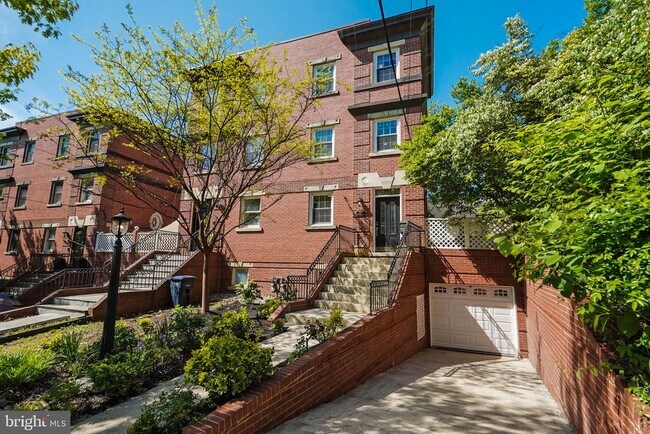 1408 Foxhall Rd NW in Washington, DC - Building Photo - Building Photo
