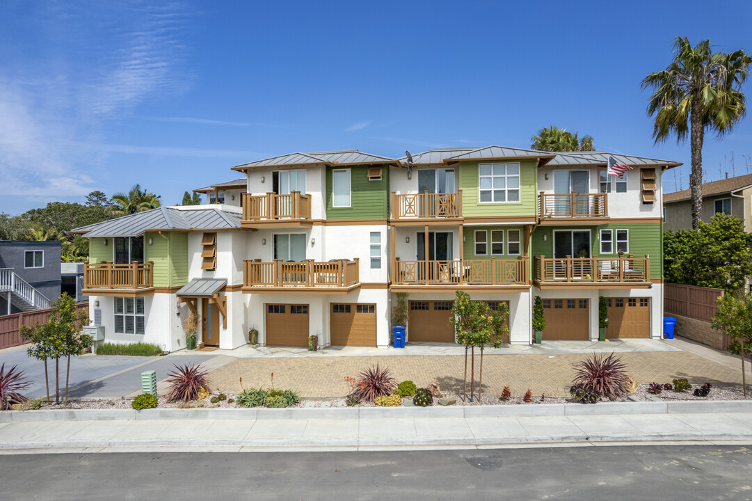 1859 N Vulcan Ave in Encinitas, CA - Building Photo