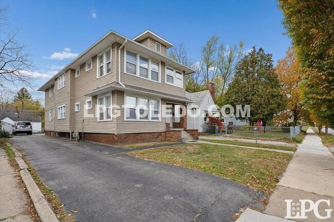 property at 2037 Alvin St