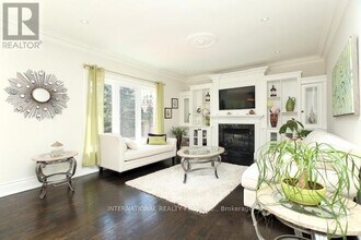7 Elderwood Dr in Richmond Hill, ON - Building Photo - Building Photo