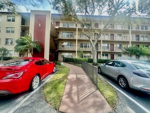 801 SW 133rd Ter, Unit 105k in Pembroke Pines, FL - Building Photo - Building Photo