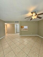 2050 N Congress Ave in West Palm Beach, FL - Building Photo - Building Photo