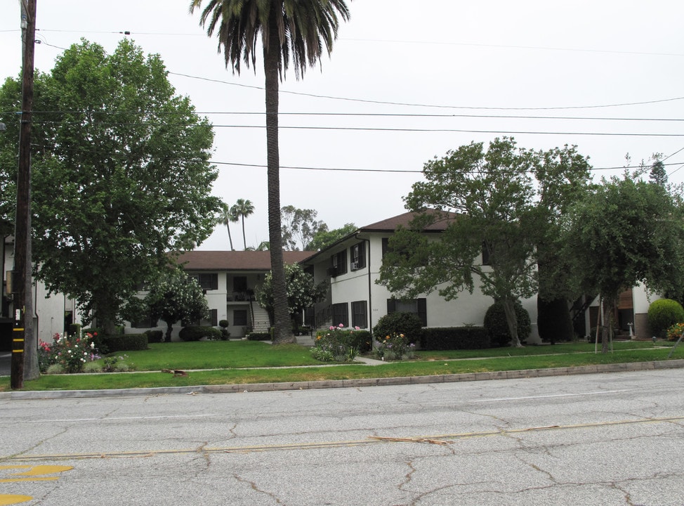 322 Pasadena Ave in South Pasadena, CA - Foto de edificio