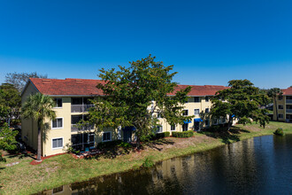 Key Royal Villas in Naples, FL - Foto de edificio - Building Photo