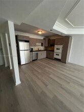 19380 Collins Ave, Unit 1402 in Sunny Isles Beach, FL - Building Photo - Building Photo